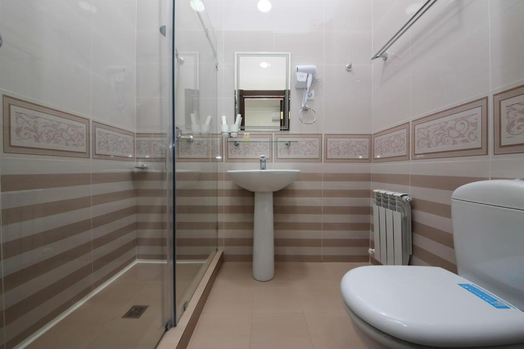 Hotel Globus Tashkent Exterior photo
